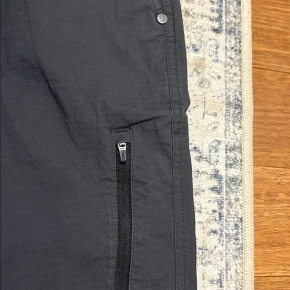 Vuori women’s small - Dark Gray Pants - elastic waist - great condition - Picture 4 of 6